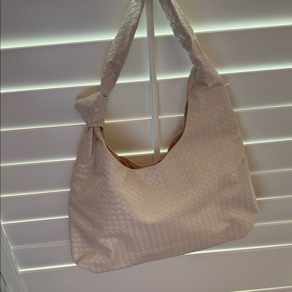 Elegant Cream Woven Shoulder Bag
